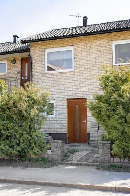 Quiet Rum In Swedish Villa Huddinge Exterior photo